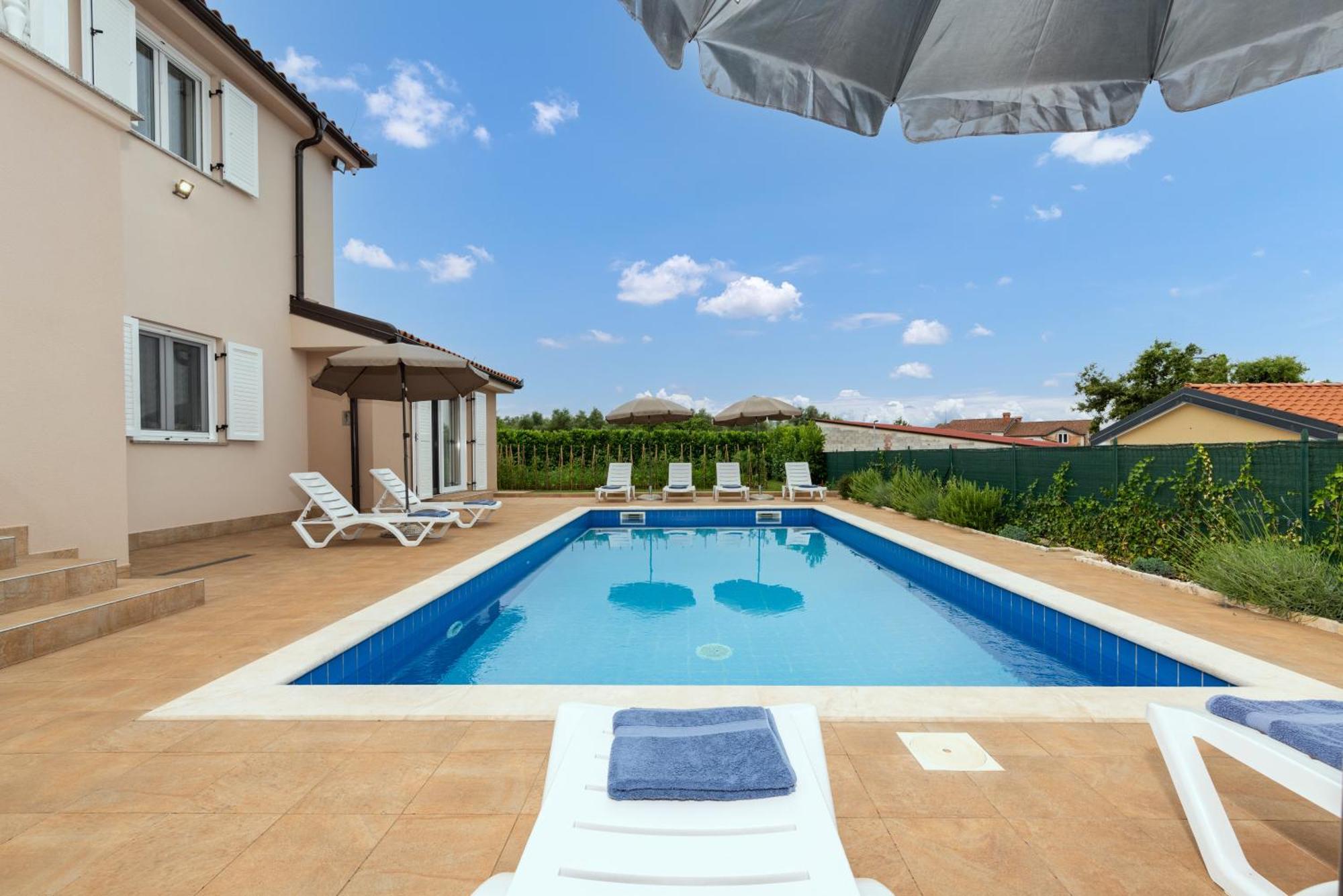 Villa Buroli With Pool, Sauna And Jacuzzi المظهر الخارجي الصورة