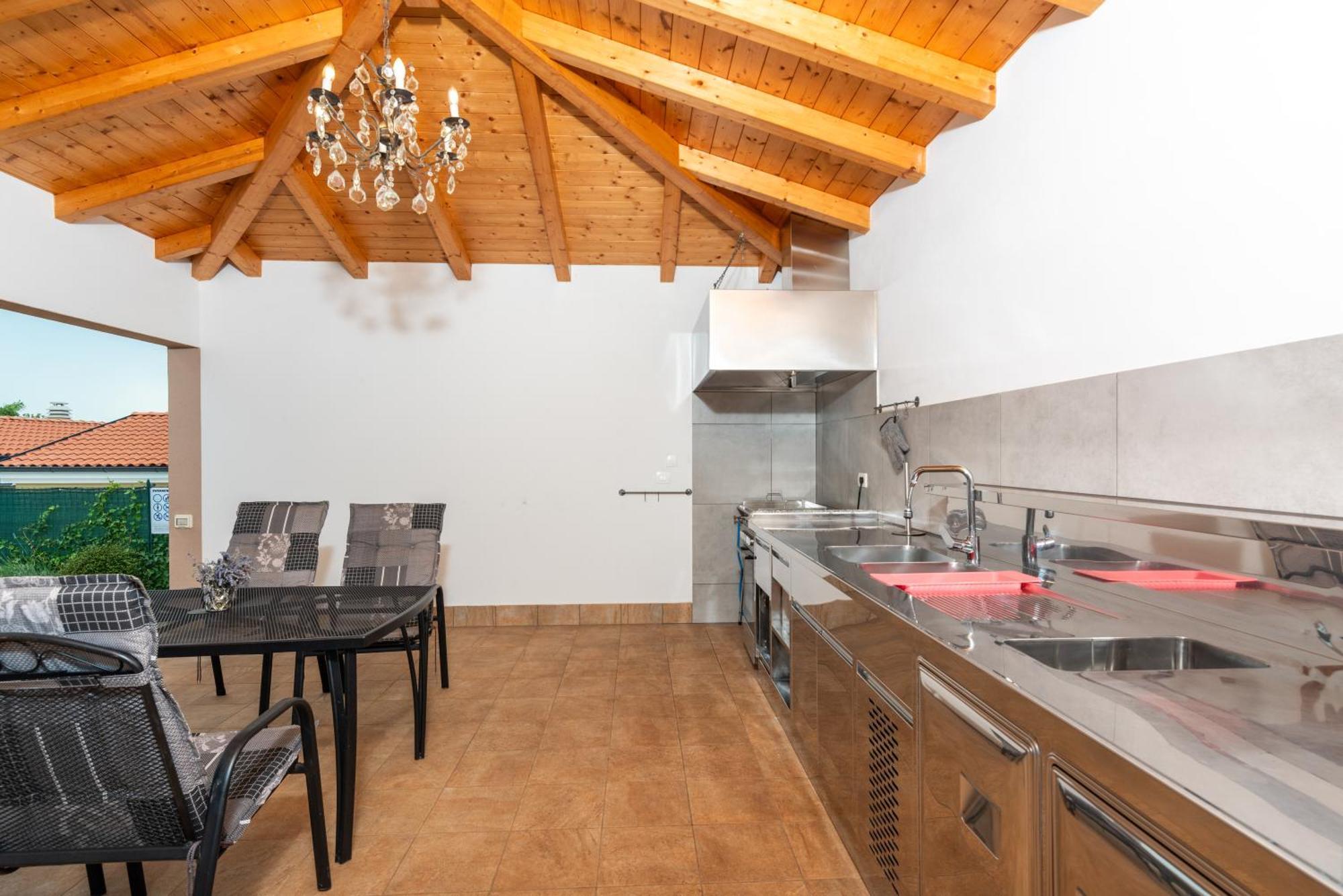 Villa Buroli With Pool, Sauna And Jacuzzi المظهر الخارجي الصورة